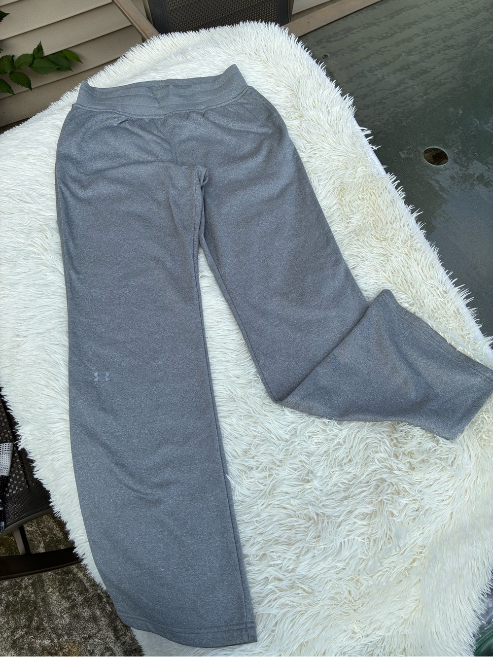 Under Armour women’s Gray Athletic Fleece Joggers size S/M(I recommend Midium